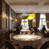 Suspension Artisanale en Laiton Martelé – Luminaire Minimaliste pour Cuisine