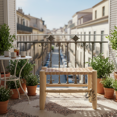 Banc artisanal en bois avec assise tressée à la main | Design naturel et élégant pour balcon et intérieur