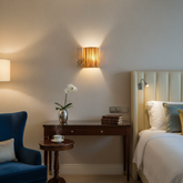 Applique murale élégante à lumière chaude – Design moderne pour chambre