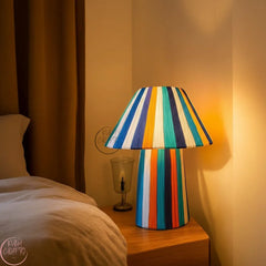 Lampe de table colorée au design moderne