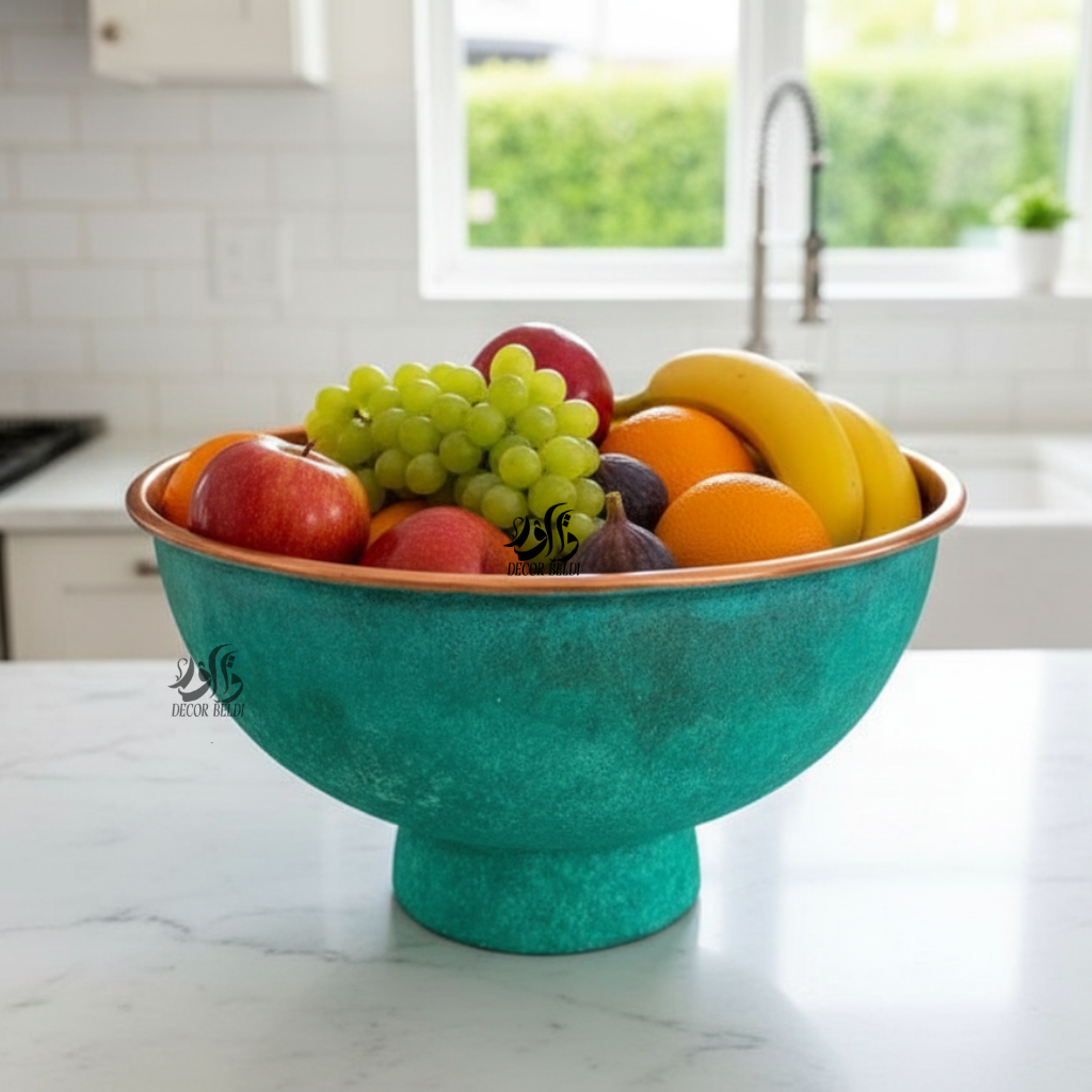 Bol décoratif en métal haut de gamme, finition vert patiné et intérieur cuivré