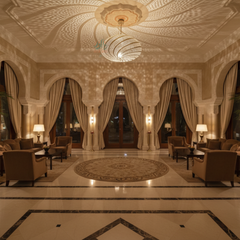 Lustre marocain en cuivre de luxe aux motifs artisanaux et lumière chaleureuse