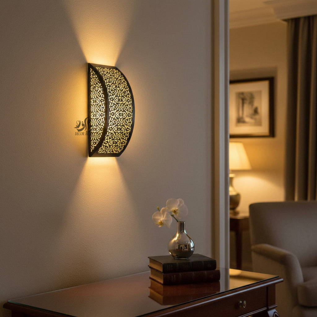 Applique Murale en Laiton – Lampe Géométrique Artisanale Faite Main