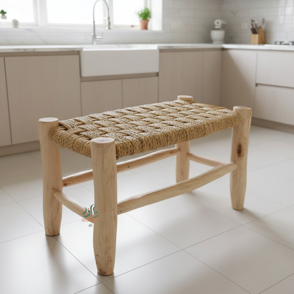 Banc Marocain Artisanal en Bois d’Eucalyptus – Style Bohème Beldi avec Assise Tressée