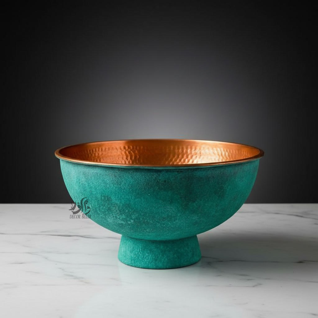 Bol décoratif en métal haut de gamme, finition vert patiné et intérieur cuivré