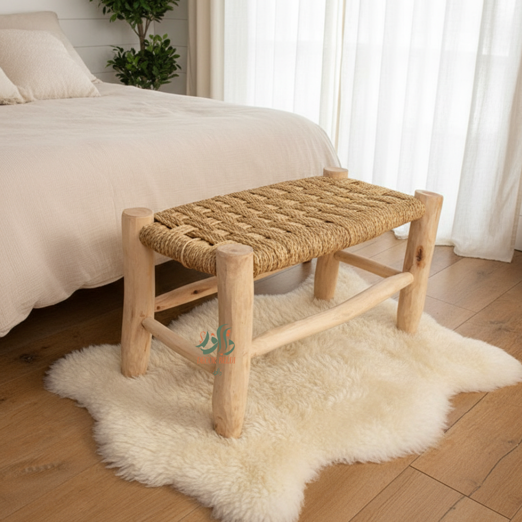Banc Marocain Artisanal en Bois d’Eucalyptus – Style Bohème Beldi avec Assise Tressée